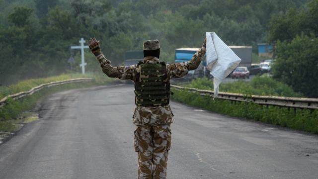Kijów nakazuje wojsku zawiesić broń. Tydzień na rozmowy. Separatyści mówią "nie"